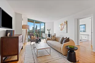 111 W Maple St, Chicago, IL 60610 - Photo 3