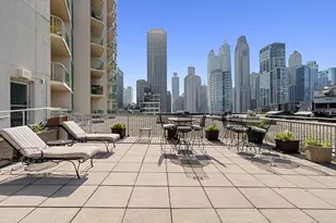 111 W Maple St, Chicago, IL 60610 - Photo 23