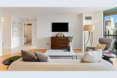 111 W Maple Street #3004, Chicago, IL 60610 - Photo 5