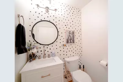21 W Chestnut Street #1306, Chicago, IL 60611 - Photo 7