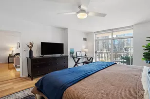 21 W Chestnut St, Chicago, IL 60611 - Photo 17