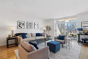 21 W Chestnut St, Chicago, IL 60611 - Photo 11