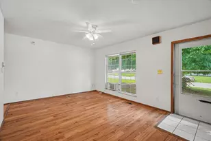 810 Maplepark Dr, Champaign, IL 61821 - Photo 3