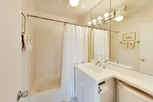 1460 N Sandburg Terrace, Chicago, IL 60610 - Photo 21