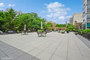 720 W Gordon Terrace, Chicago, IL 60613 - Photo 9