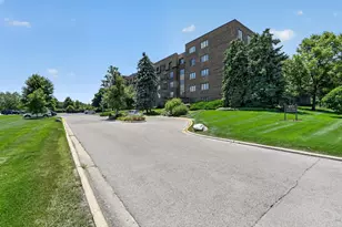 453 Raintree Dr, Glen Ellyn, IL 60137 - Photo 31