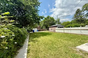 10560 S Lafayette Ave, Chicago, IL 60628 - Photo 9