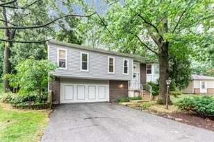 143 Camelot Way, Bolingbrook, IL 60440 - Photo 3