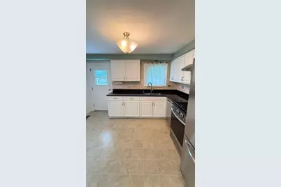 1916 Capital Court, Schaumburg, IL 60193 - Photo 9