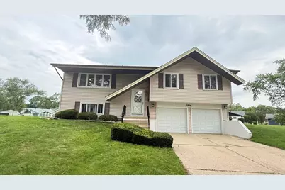 1916 Capital Court, Schaumburg, IL 60193 - Photo 3