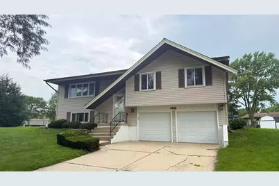 1916 Capital Court, Schaumburg, IL 60193 - Photo 1