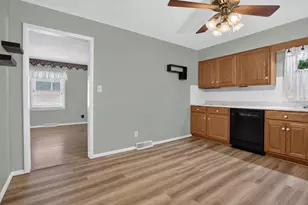 1204 Searle Dr, Normal, IL 61761 - Photo 9