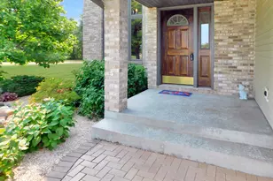 6707 Queenanns Way, South Beloit, IL 61080 - Photo 9