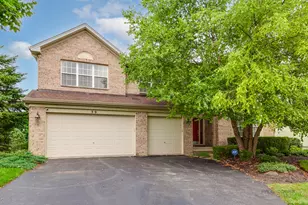 39 Amber Ct, Lindenhurst, IL 60046 - Photo 1