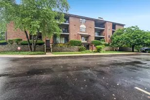 720 Weidner Rd, Buffalo Grove, IL 60089 - Photo 1
