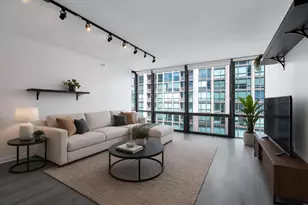 2 E Erie St, Chicago, IL 60611 - Photo 3