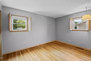 5842 Stuart Ln, Oak Forest, IL 60452 - Photo 11