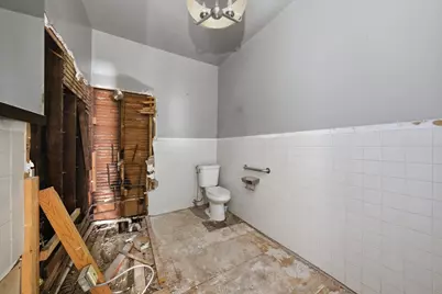 8750 S Princeton Avenue, Chicago, IL 60620 - Photo 17