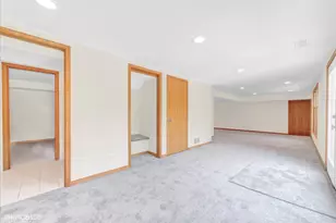 970 Ponderosa Ln, Hoffman Estates, IL 60010 - Photo 19
