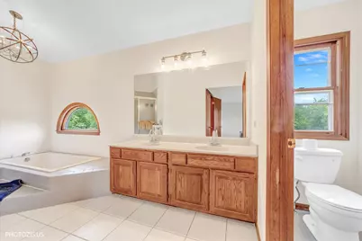 970 Ponderosa Lane, Hoffman Estates, IL 60010 - Photo 27