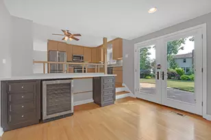 650 Newport Ave, Westmont, IL 60559 - Photo 5