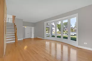 650 Newport Ave, Westmont, IL 60559 - Photo 13