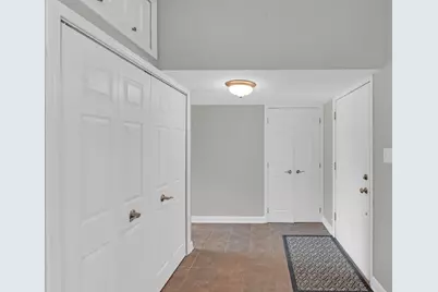 650 Newport Avenue, Westmont, IL 60559 - Photo 9