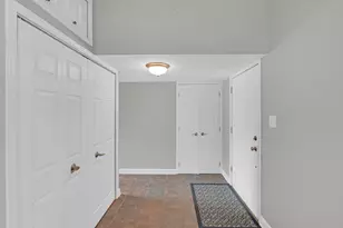 650 Newport Ave, Westmont, IL 60559 - Photo 9