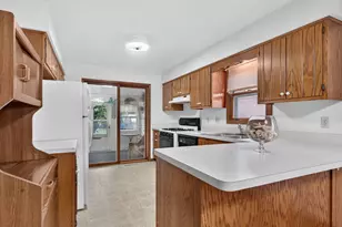 577 Elizabeth Dr, Coal City, IL 60416 - Photo 9
