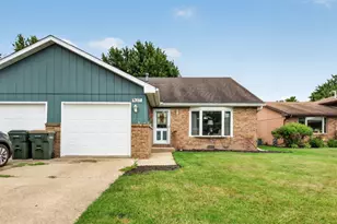 577 Elizabeth Dr, Coal City, IL 60416 - Photo 3
