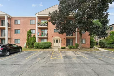 5401 Chateau Drive #4, Rolling Meadows, IL 60008 - Photo 1
