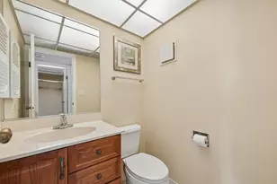 5401 Chateau Dr, Rolling Meadows, IL 60008 - Photo 15