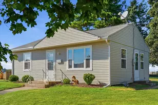 312 Hill St, Mount Morris, IL 61054 - Photo 3