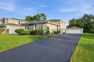 8053 W 88th St, Hickory Hills, IL 60457 - Photo 1