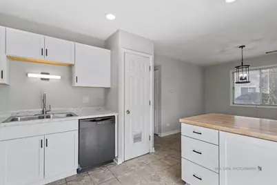 497 Dakota Court, Carol Stream, IL 60188 - Photo 9