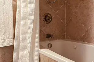 1002 Summerfield Ct, Roselle, IL 60172 - Photo 9