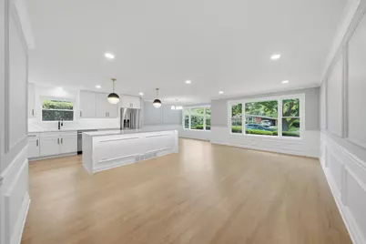 8434 Lawndale Avenue, Skokie, IL 60076 - Photo 5