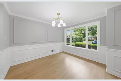 8434 Lawndale Avenue, Skokie, IL 60076 - Photo 7