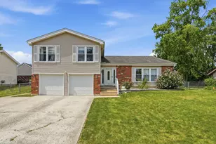 316 Plymouth Ln, Bloomingdale, IL 60108 - Photo 1