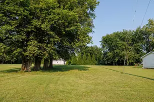 403 N 1st St, Sheldon, IL 60966 - Photo 17