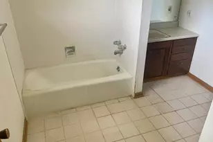 747 Palace St, Aurora, IL 60506 - Photo 11