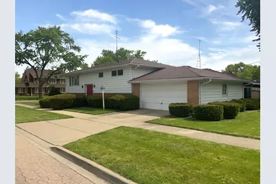 747 Palace Street, Aurora, IL 60506 - Photo 1
