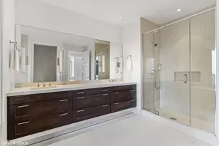 118 E Erie St, Chicago, IL 60611 - Photo 19