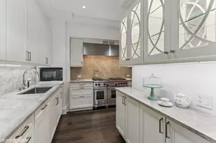 118 E Erie St, Chicago, IL 60611 - Photo 13
