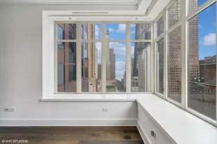 118 E Erie St, Chicago, IL 60611 - Photo 11