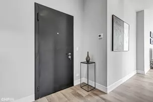 2406 W Armitage Ave, Chicago, IL 60647 - Photo 23