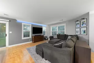 233 Birmingham Ct, Roselle, IL 60172 - Photo 5