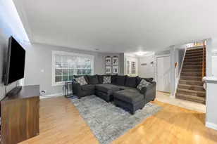 233 Birmingham Ct, Roselle, IL 60172 - Photo 3