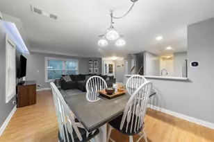 233 Birmingham Ct, Roselle, IL 60172 - Photo 7