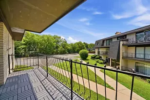 11123 S 84th Ave, Palos Hills, IL 60465 - Photo 3